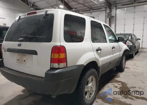 2004 Ford Escape Xlt из США, поврежденный, VIN 1FMYU93144KA46064